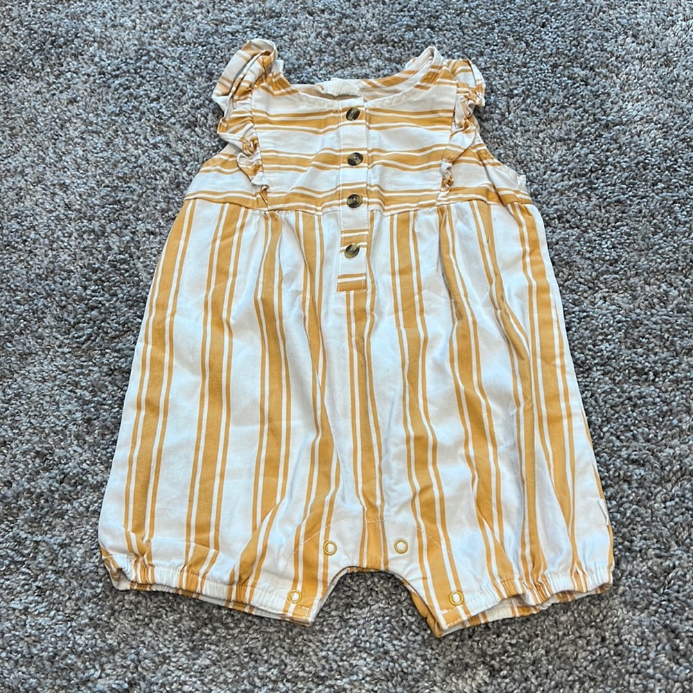 EUC Firsts by petit Lem organic cotton romper Sz 18 m
